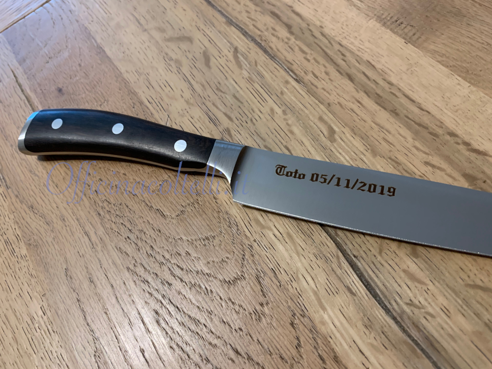 Personalizzazione coltello wusthof nome data incisa al laser