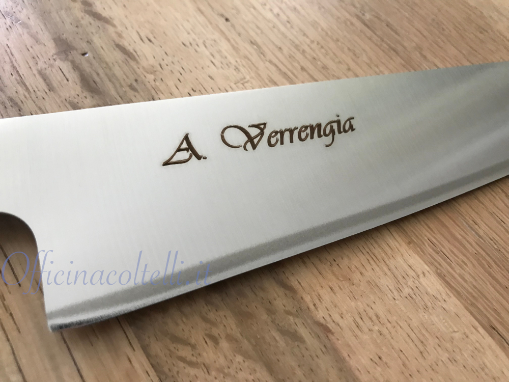 incisione laser coltello da cucina in acciaio personalizzato con nome